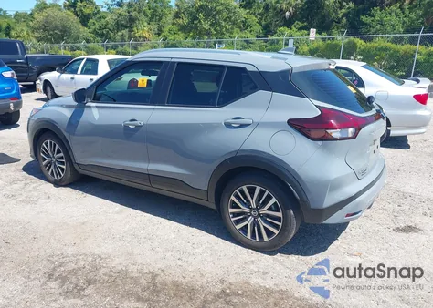 2021 Nissan Kicks Sv Xtronic Cvt z USA, uszkodzony, nr VIN 3N1CP5CVXML532705